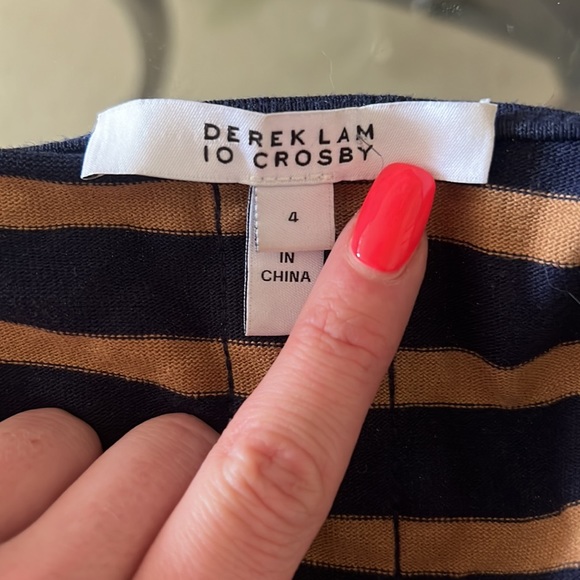 Like New! DEREK LAM 10 CROSBY Sz 4 Combo Stripe & Poplin Wrap Blouse in Midnight - Picture 8 of 8